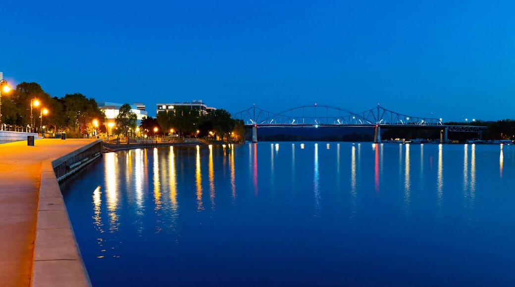 แกรนด์วิว-เอเมอร์สัน