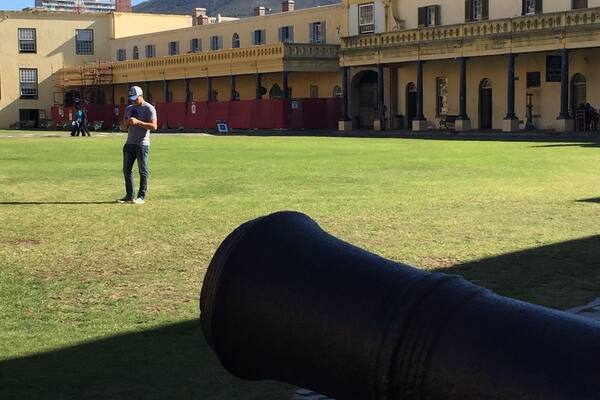 Built by the Dutch East India Company from 1666-1679 as a maritime replenishment station, the Castle of Good Hope now serves as an impressive military museum. Guided tours are available at 11, 12 and 2 pm and the key ceremony occurs at 10 am and noon. #capetown