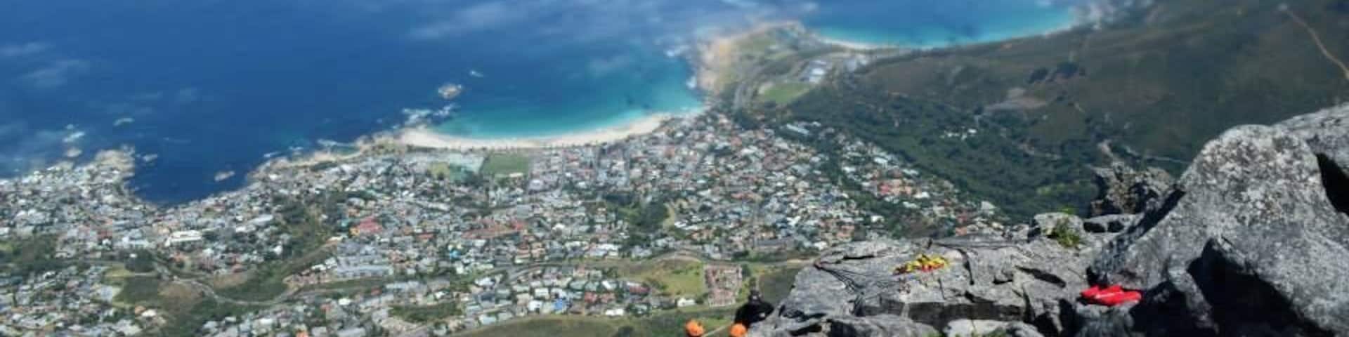 The beautiful blend of land, sea and sky! Breathtaking views from the Table Mountain.
Do you spot those brave hikers? #loveSouthAfrica