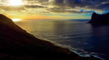 Stunning vista of the ocean and mountains, Chapman's Peak is a must see!