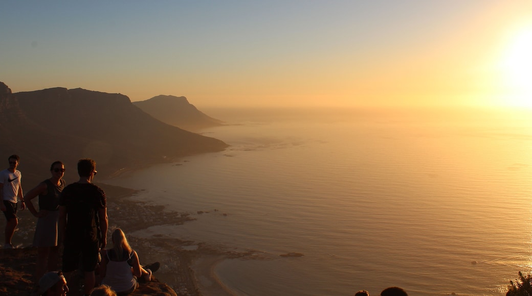 Stunning view of sunsets at the top of Lion's Head in Cape Town.
After an amazing 2hour hike, climbing up to the top, these are the views you are gifted with.
#GreatOutdoors