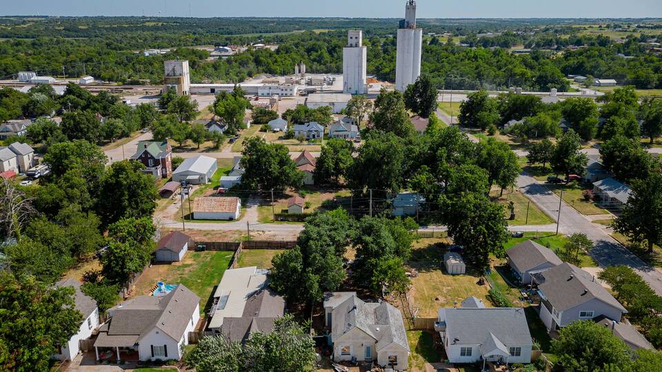 Aerial view of the Perry town cityscape