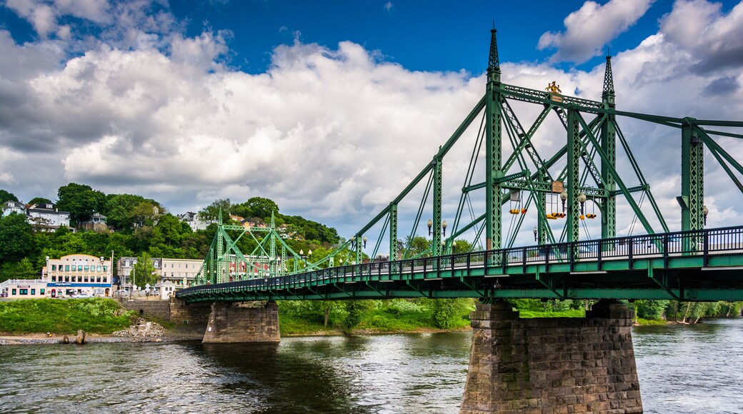 The Northampton Street Bridge over the Delaware River in Easton,