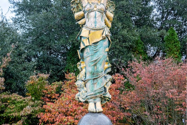 The Civitas statues are beautiful 22 foot-tall sculptures that stand at the intersection of Dave Lyle Blvd. and Gateway Blvd, and in the Rotunda of Rock Hill City Hall.