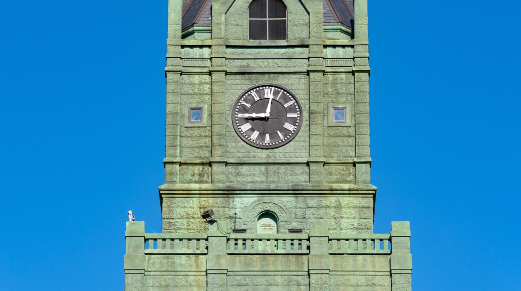 Clinton County Courthouse.