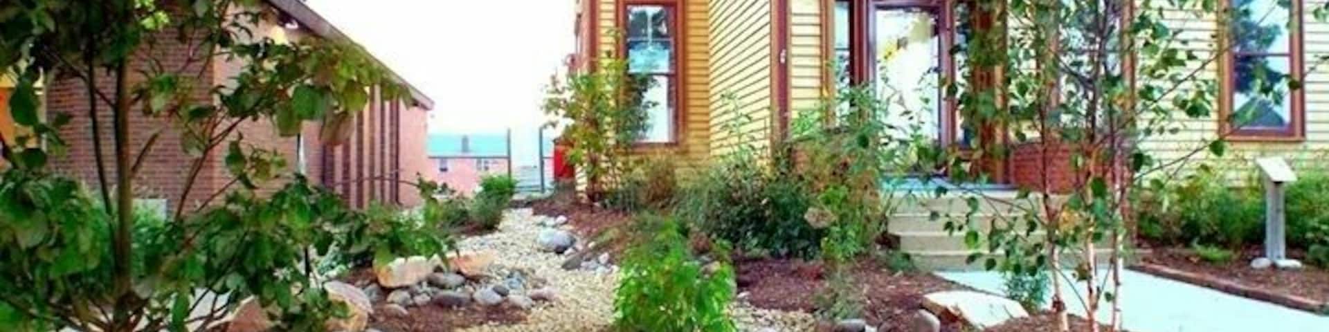 Educational resource for sustainable practices at home and at work. Newly installed rain garden and sustainable landscaping.
http://ecologyactioncenter.org