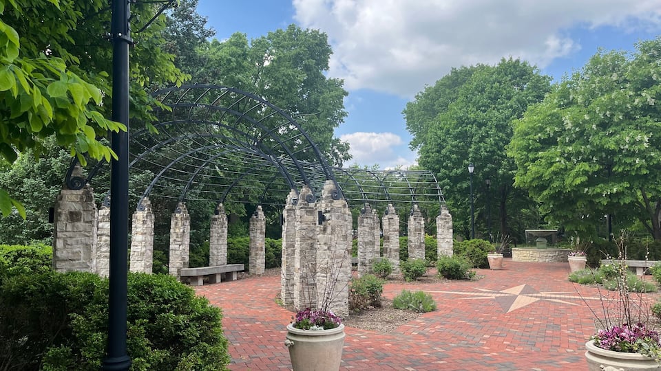 Ewing Manor