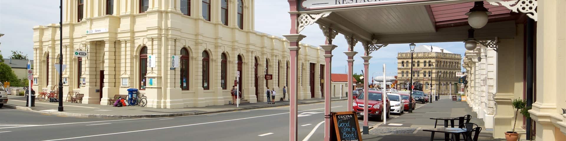 Oamaru showing street scenes and heritage architecture