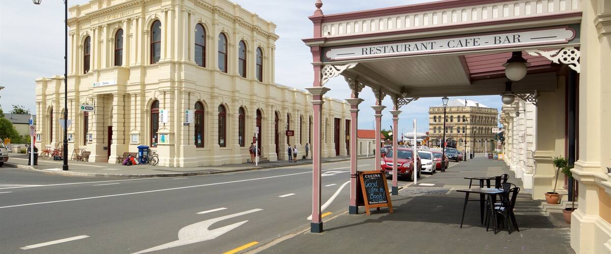 Oamaru featuring street scenes and heritage architecture