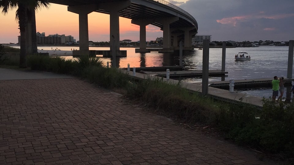 Nothing better than rare tuna, a Moscow mule and this view!