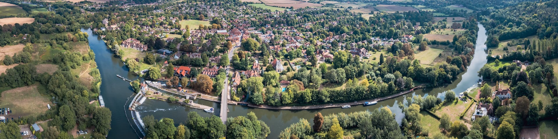 Amazing panorama view of Goring and Streatley, village town near Reading, England