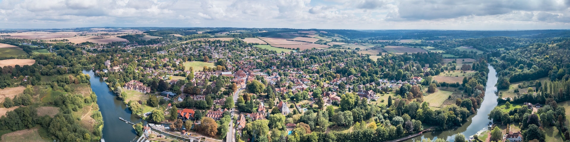 Amazing panorama view of Goring and Streatley, village town near Reading, England