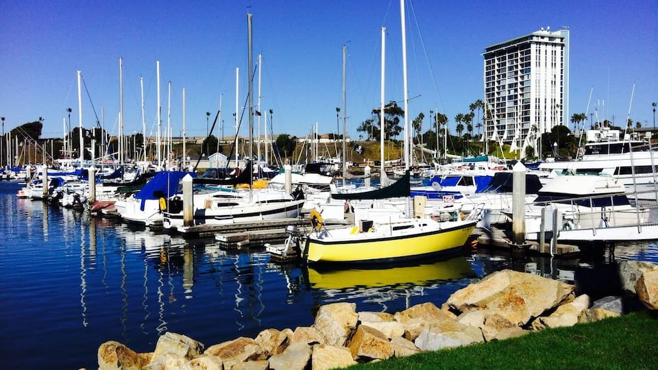 We are so lucky to live in Southern California ,much more to have this beautiful Oceanside harbor just 15 minutes to were we live. Summer is on it's way, can't wait for fun outdoor activities at the beach!!