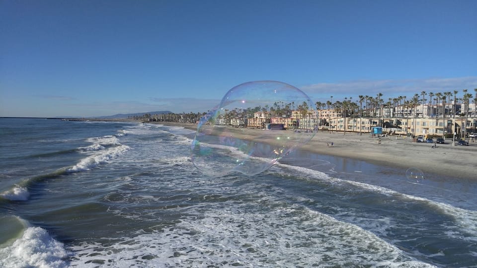 #soapbubbles #pier #surfmuseum #gocdaworld