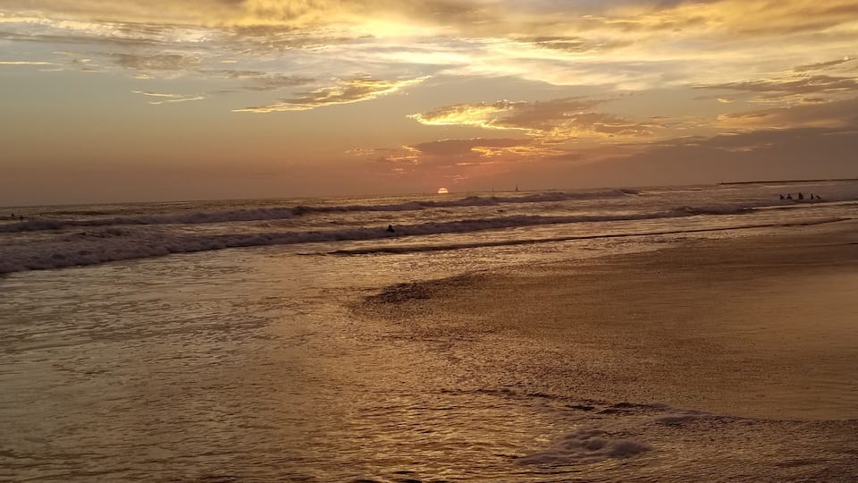 Beautiful place to see the sunset!! :)
#Golden
#Perspectives
#Nature
#Celebrate World Photo Day