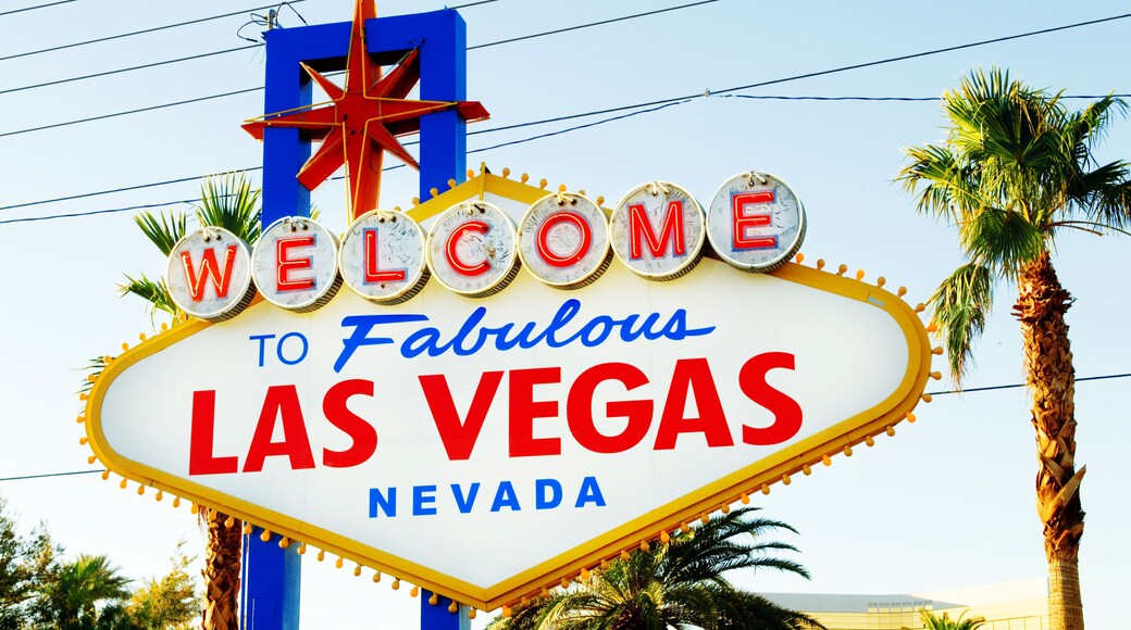 Famous Las Vegas sign on bright sunny day