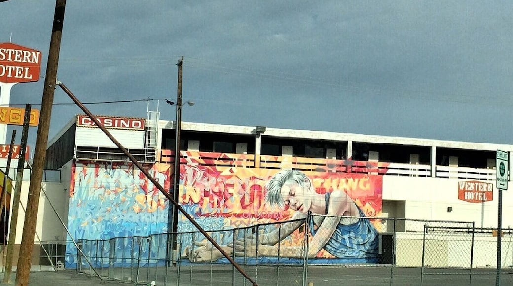 Sweet street art find in downtown Las Vegas, there's a who new neat culture in downtown Vegas area! #whiskeysister