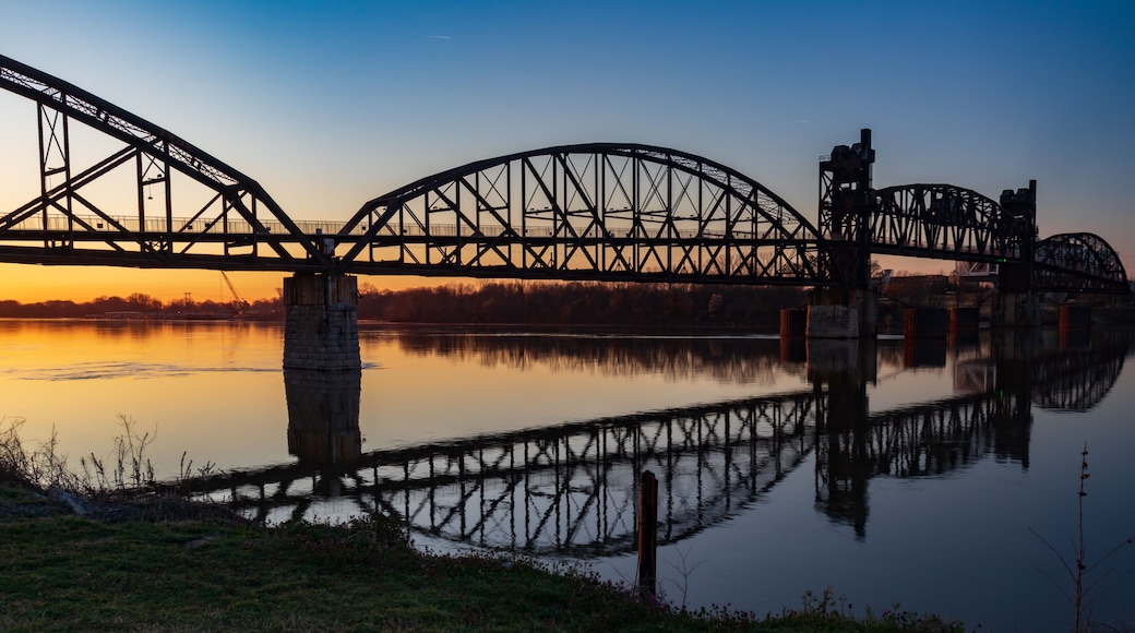 Clinton Presidential Park Bridge at sunrise