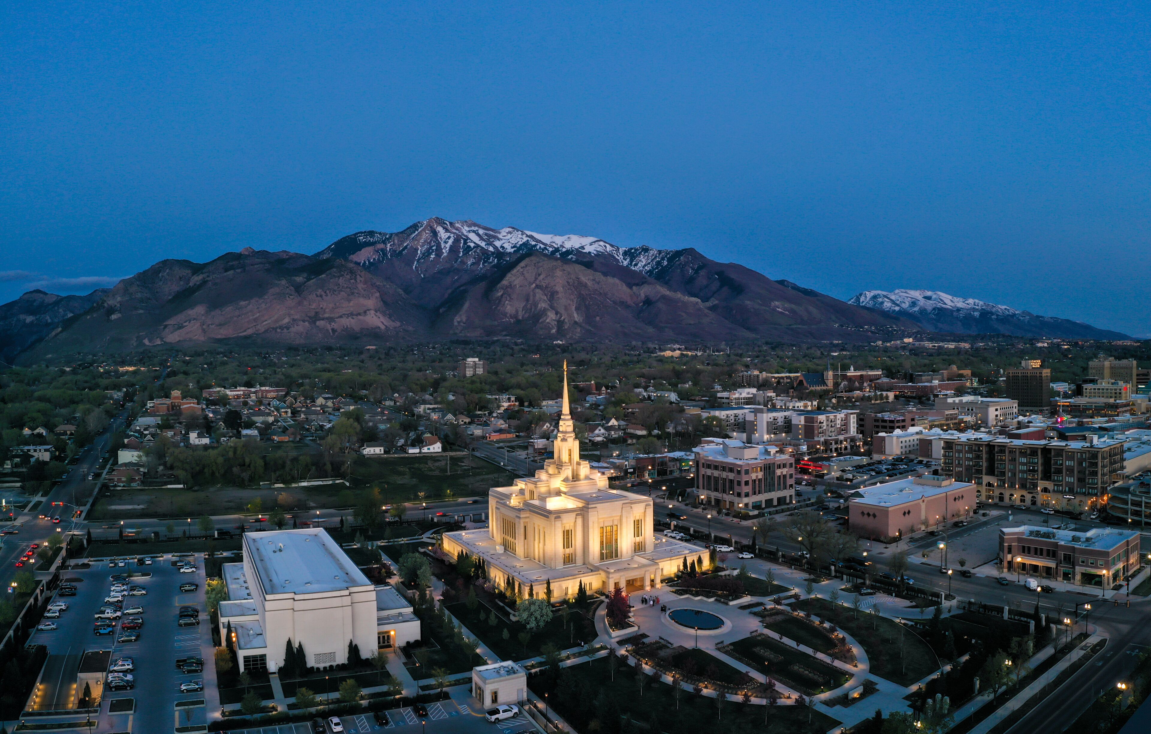 Ogden Utah mormon temple at night