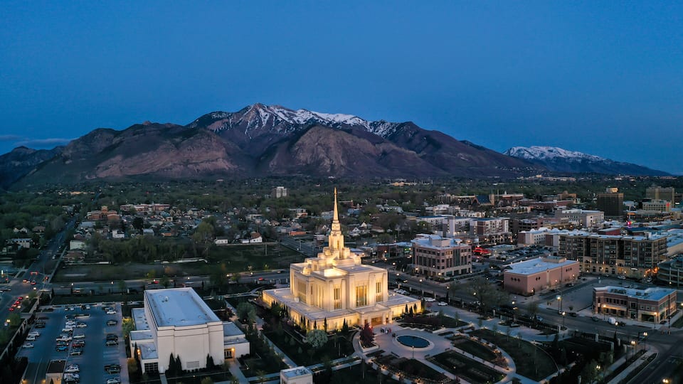 Ogden Utah mormon temple at night