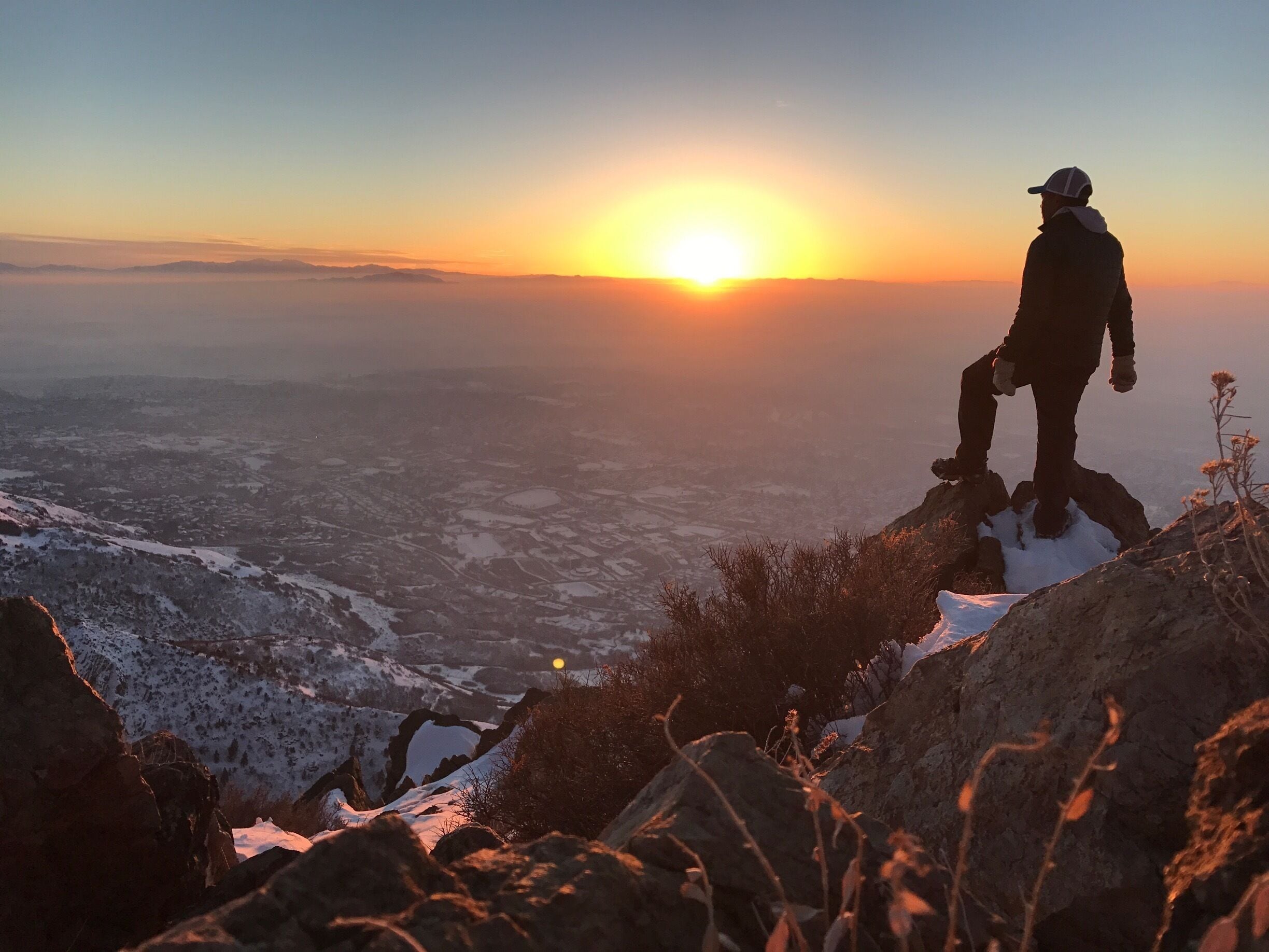 Amazing views of the hike. 2100+ ft ascent in 2 miles. #hike #sunset #winterwonders @flowithgeno