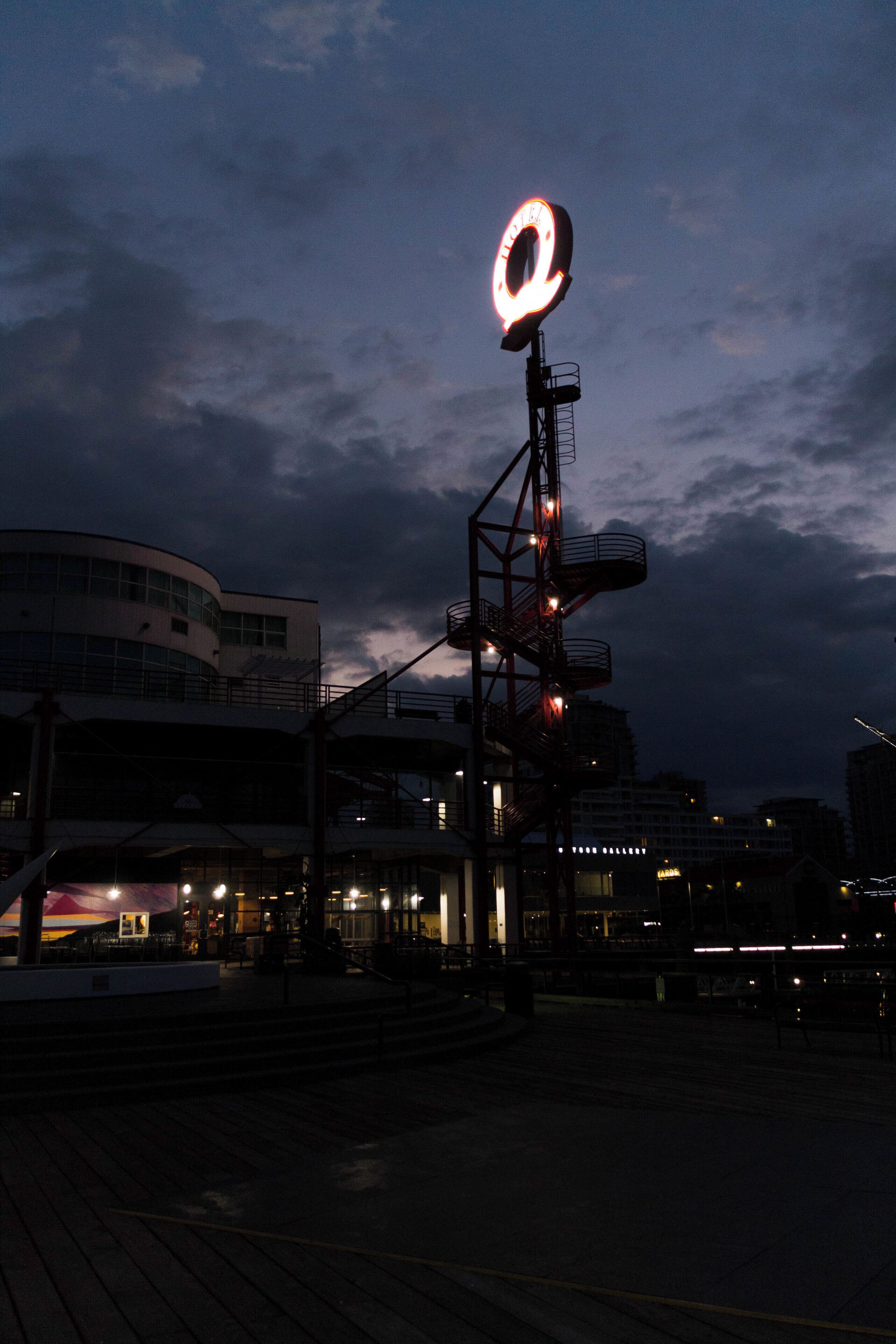 Quay hotel just before sunrise 