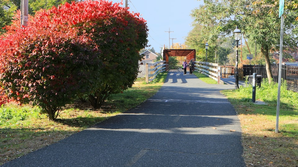 Pedestrian passageway in Northampton, Massachusetts