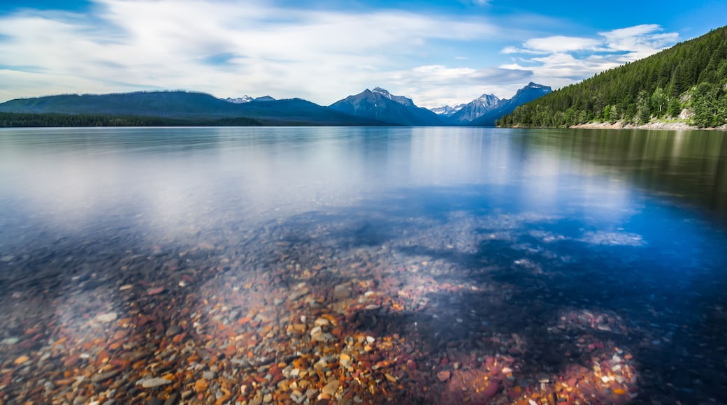 グレイシャー湖