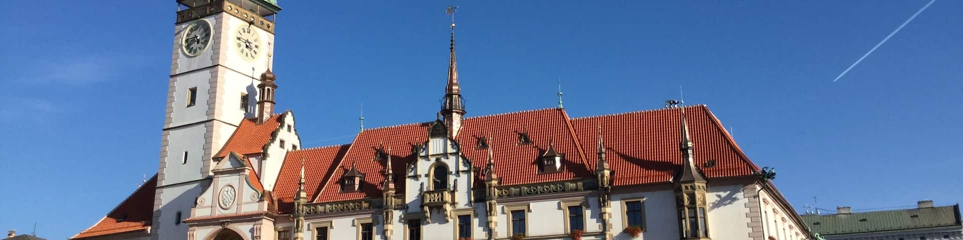 City Hall and astronomical clock in the Upper Square (HornĂ nĂĄmÄstĂ) in Olomouc, Czechia.
#architecture #blue #gothic #socialist