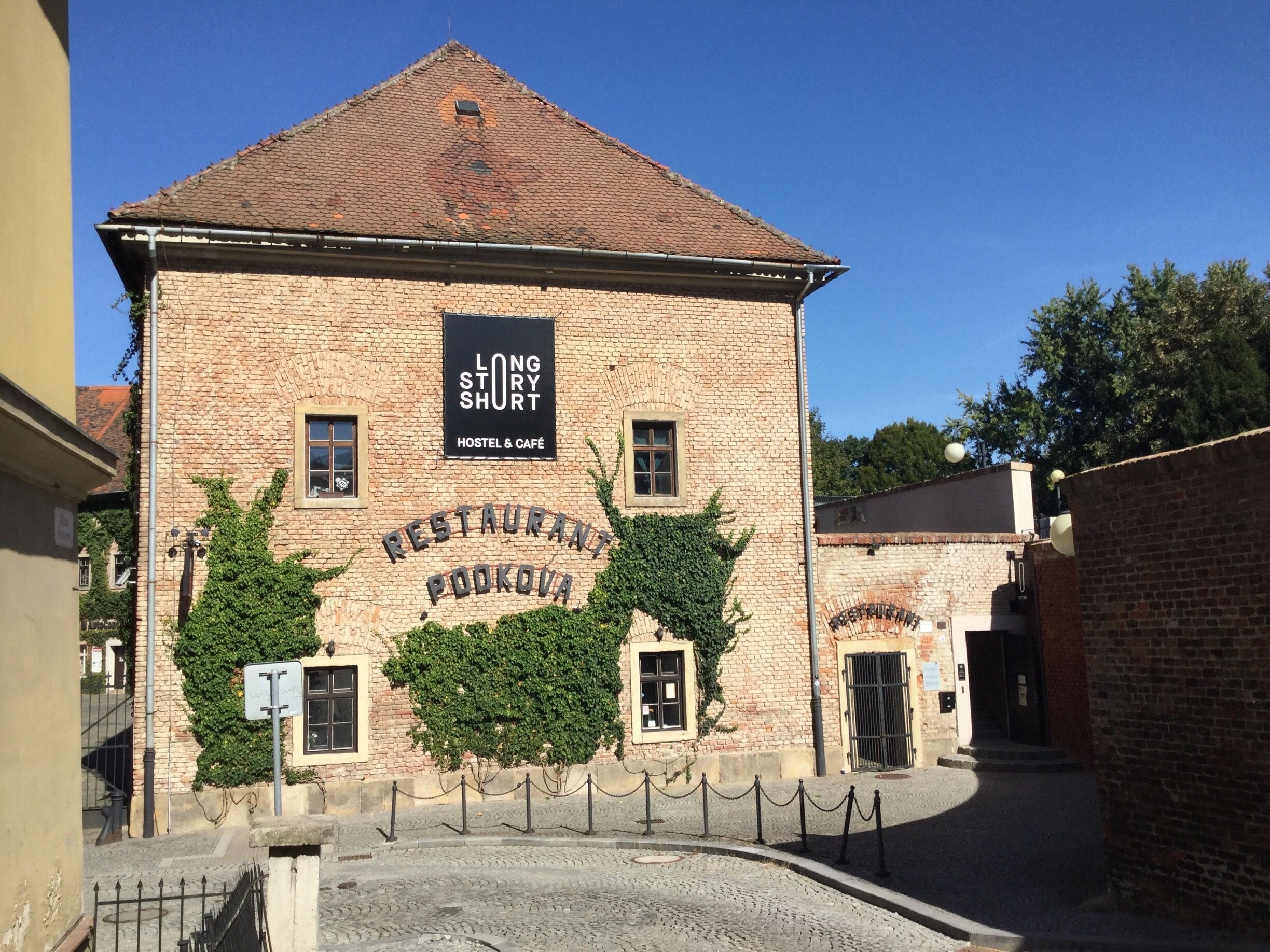 Long Story Short is a newly opened cafe and hostel in the Moravian city of Olomouc.

The hostel is situated in Locatelli's bastion, which was part of the old city walls. Incredible setting for a hostel. Unfortunately I only had one night here, so didn’t get to try their breakfast or cafe, however the hostel is very impressive. Spacious dorms, comfortable beds, excellent showers. I will definitely return. 

#hostel #architecture #olomouc #fortification

http://www.longstoryshort.cz/