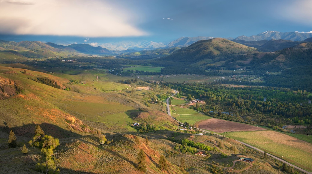 View of the Methow Valley, North Cascades, Washington State