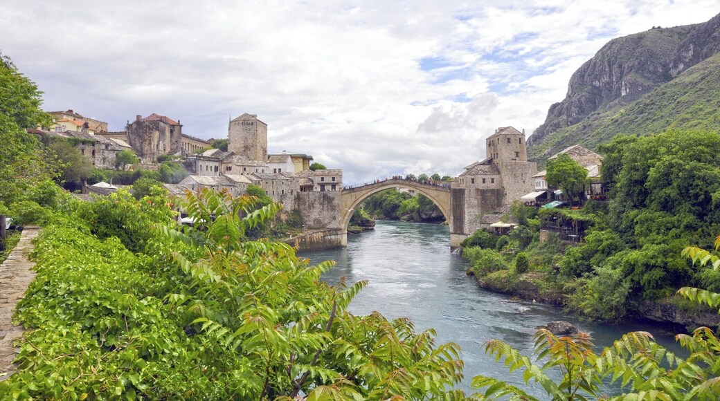 KlasiÄna fotka brez katere ne gre iz Mostarja ...
#Bosnia #Mostar #Bridge #Balkan