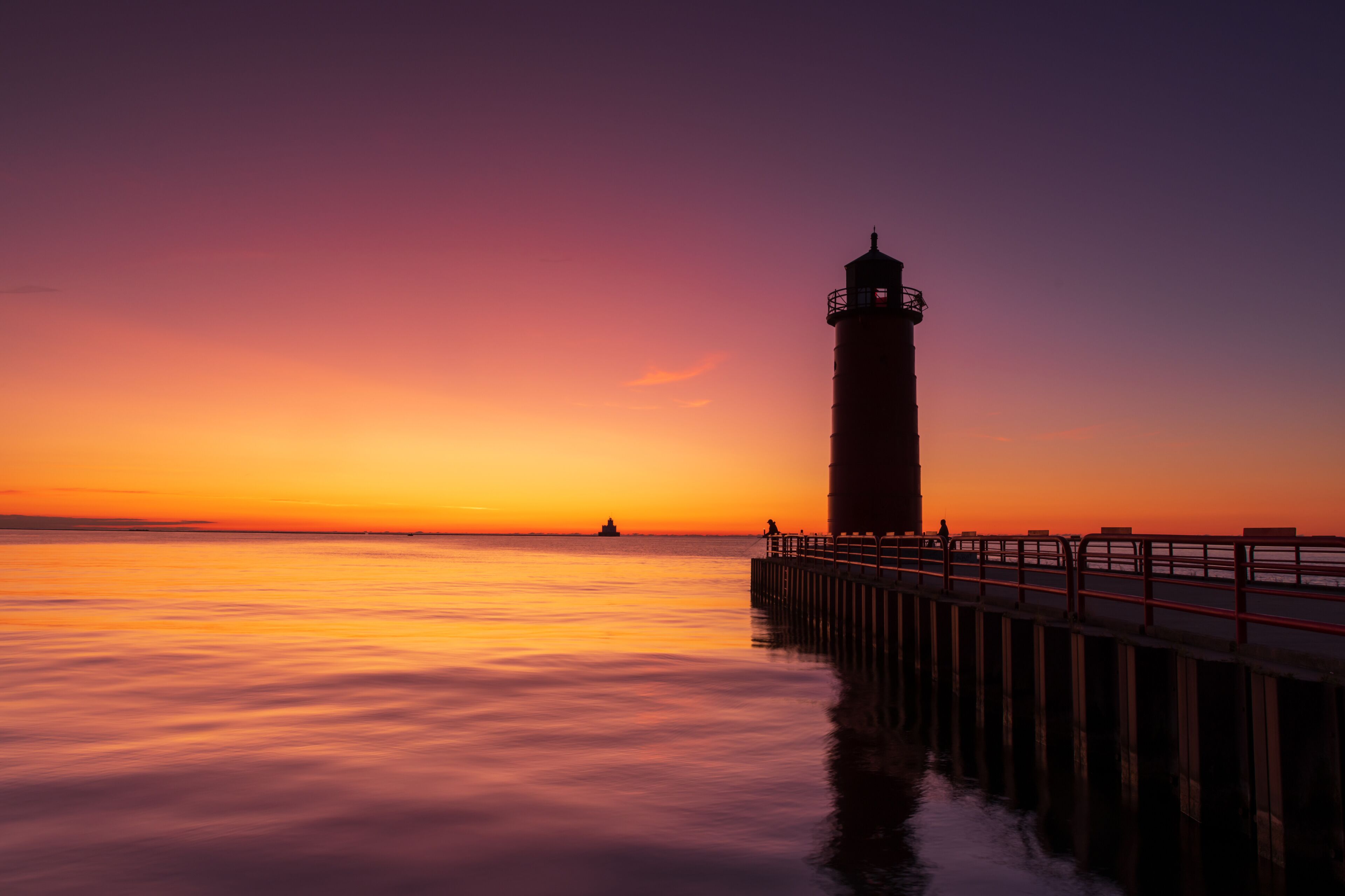 Lighthouse at sunrise on Lake Michigan in Milwaukee, WI