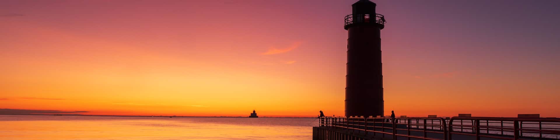 Lighthouse at sunrise on Lake Michigan in Milwaukee, WI