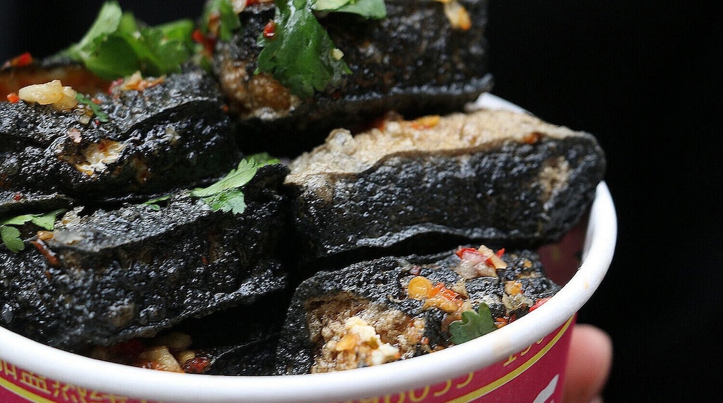 #StinkyTofu,the most famous delicious snack in #Changsha.
#长沙臭豆腐.
https://twitter.com/Beautifulgx