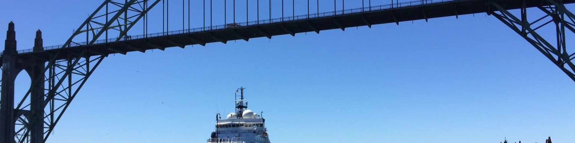 The Sally Ride coming into Yaquina Bay on a beautiful summer Newport afternoon