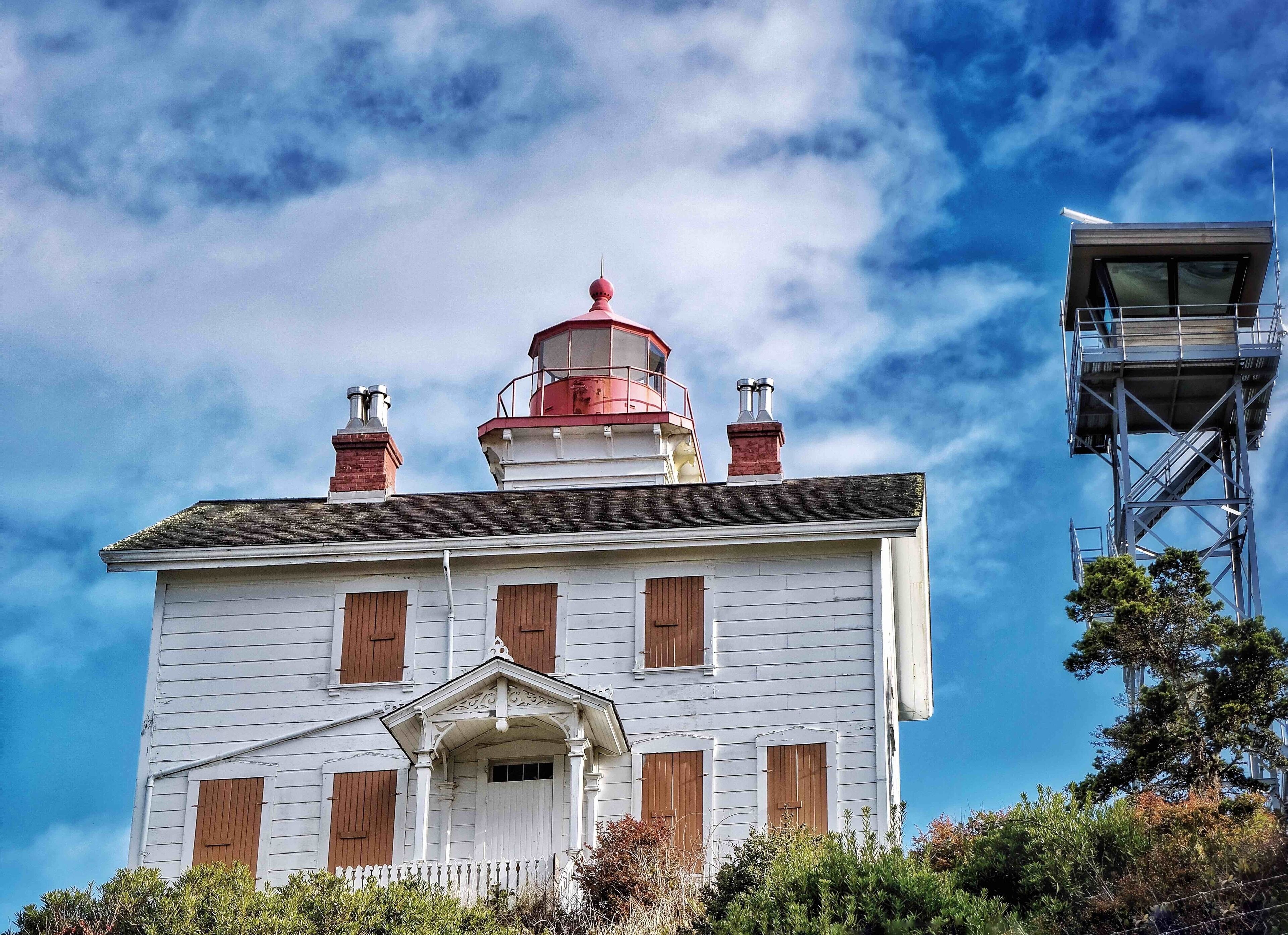 A cute little lighthouse in Newport Oregon #yaquinabaylighthouse