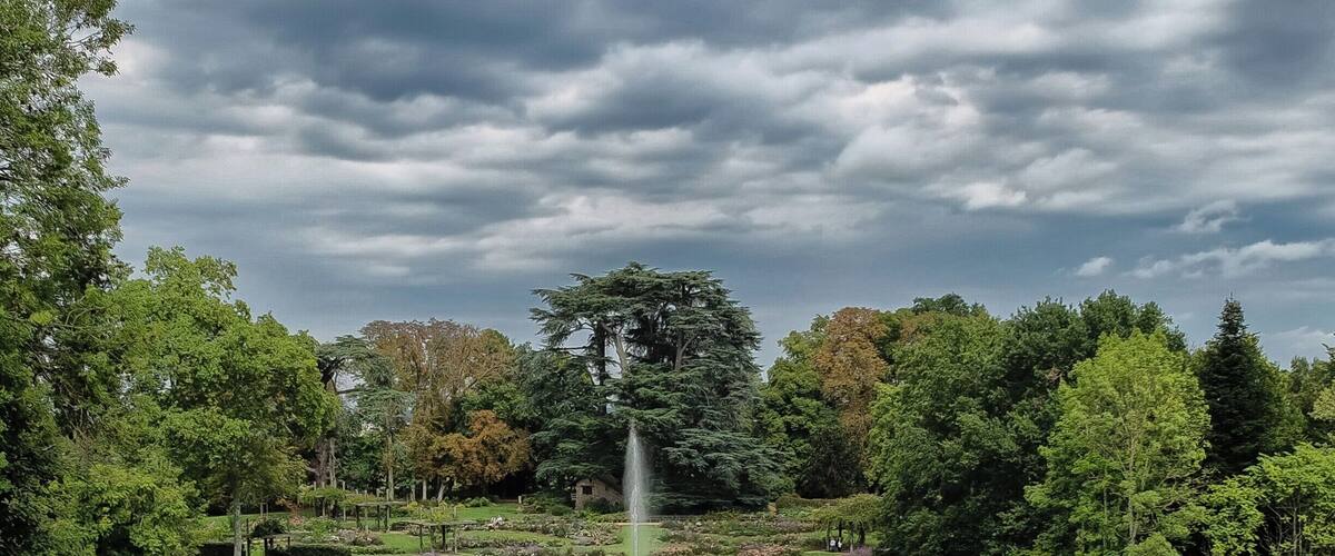 The Parc Floral de la Source is a French garden located at the south of the River Loire in the department of Loiret. (Wikipedia)
Address : Avenue du Parc Floral, 45100 Orleans, France
Beautiful gardens, mini zoo & butterfly house near Orléans, France. Great value and a great day out.