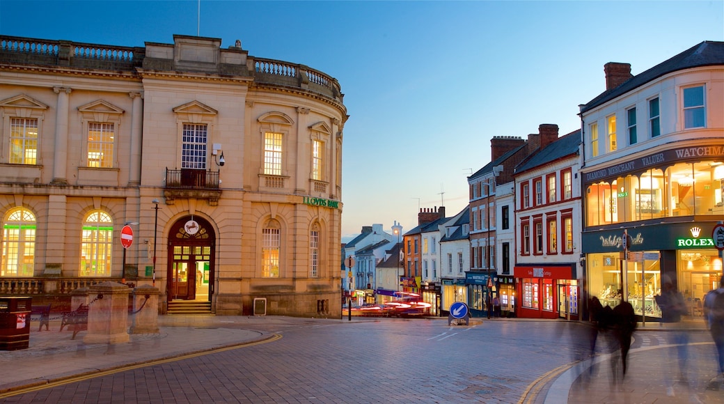 Northampton which includes heritage architecture and night scenes