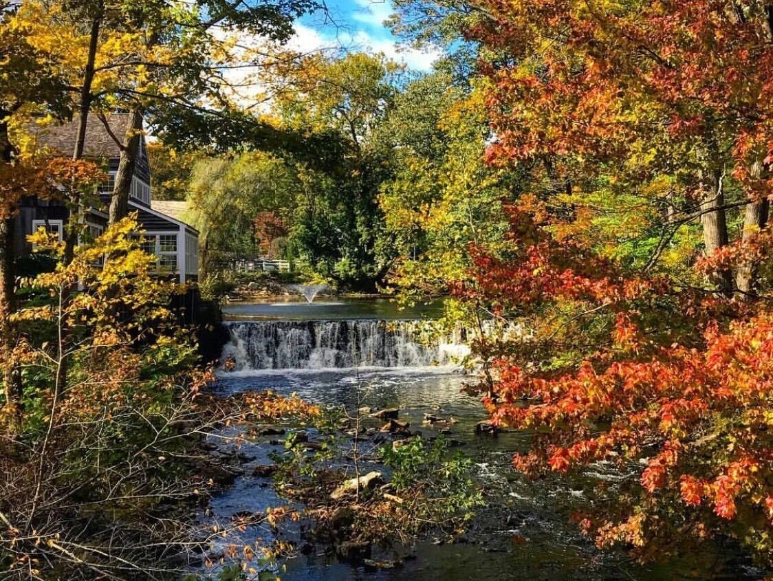 Beautiful fall day at the quaint Inn at Graybarns...
#adventure #adventurephotocontest