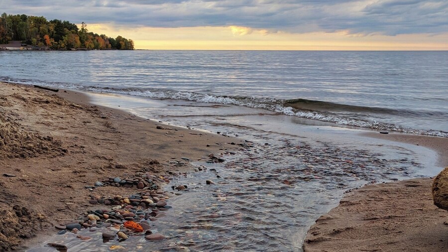 All along the highway are various spots to pull off to go down to the water. There's plenty of different compositions to be had. #BVStrove