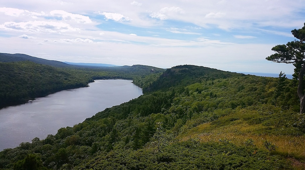 View from the escarpment trail. From here you can see both lake superior and lake of the clouds.