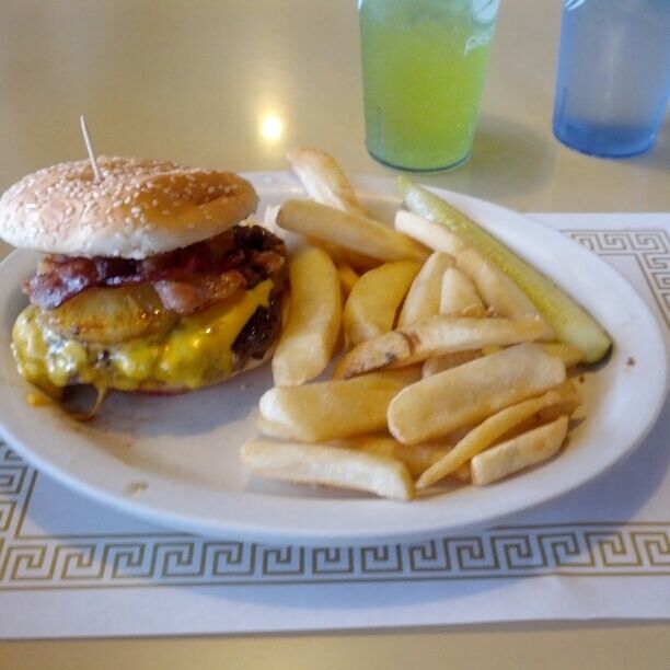 Bacon cheeseburger with a grilled pineapple ring!