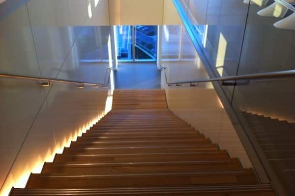 Connecting the 18th and 19th floors at Hyundai Financial.