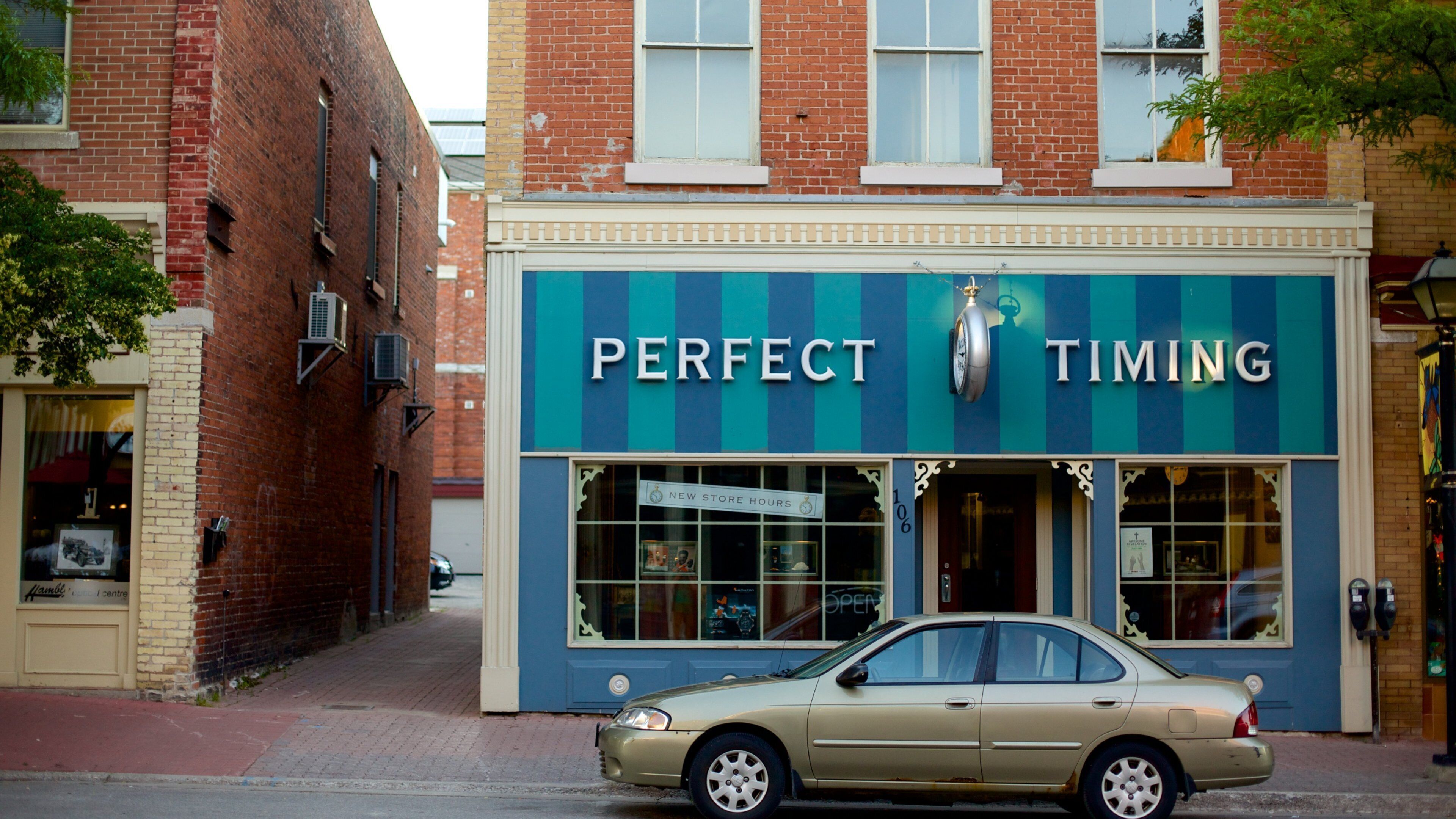 Orillia ofreciendo escenas cotidianas y señalización