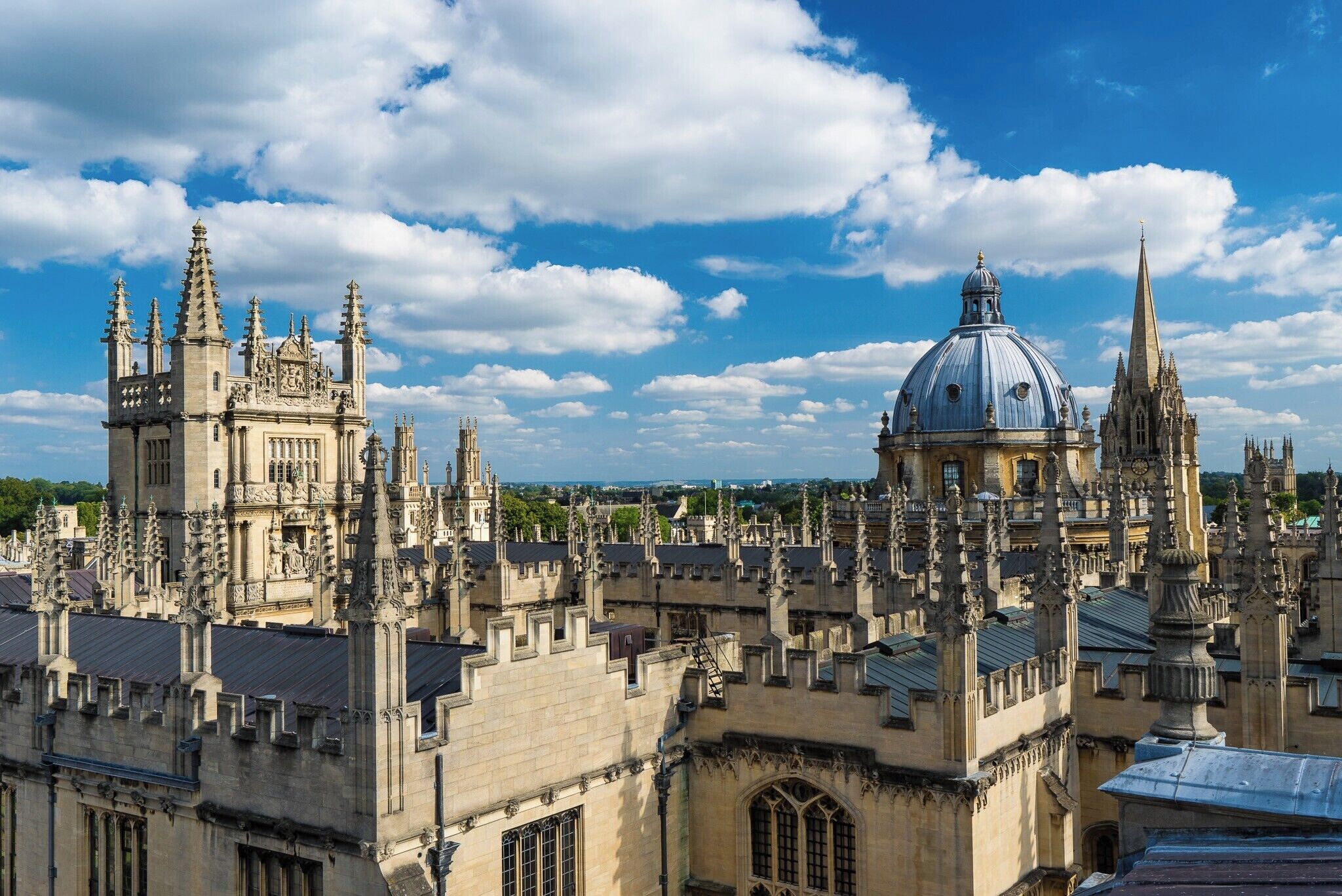 £3.50 will grant you access to the Sheldonian Theater. The self-guided tour includes the main hall, the attic, and the roof. The rooftop cupola offers 360º views of Oxford.