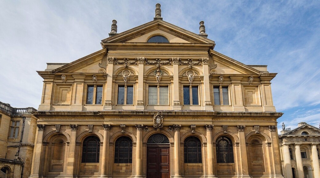 The Sheldonian Theater in Oxford is used by the University for music concerts, lectures, and ceremonies. It was built from 1664 to 1669 from a design by Christopher Wren, one of the most highly acclaimed English architects in history.
Self-guided tours of the theater (ÂŁ3.50) offer entry to the main hall with its magnificent ceiling fresco, the heavy timber attic, and the 8-sided cupola with 360Âș views of Oxford.