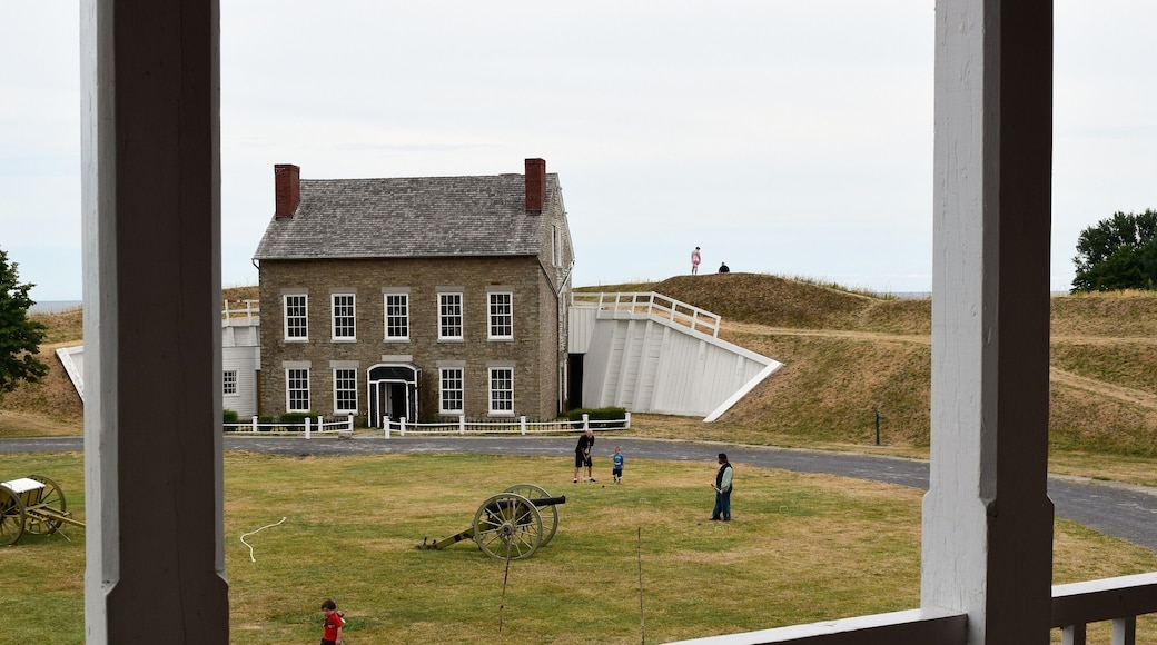 Exploring the fort and trying to picture it back in the days of battle...
