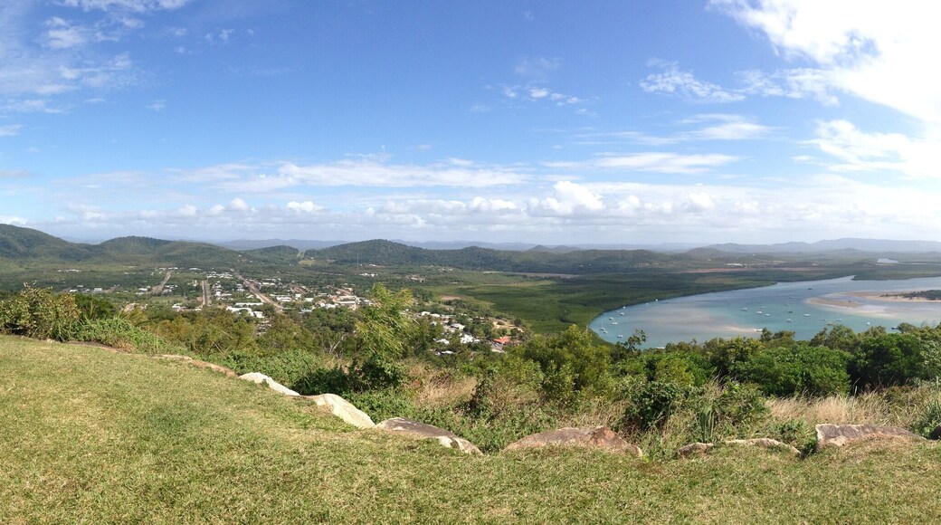 Cooktown Town trip, roads and views, Grassy Hills lookout and Finch Bay and Beach.