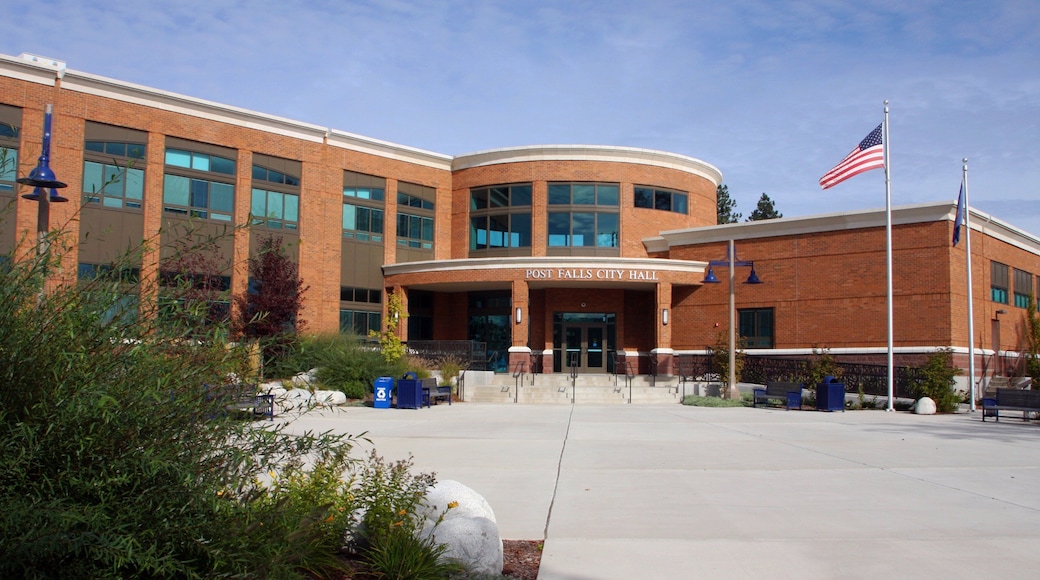 Post Falls which includes signage